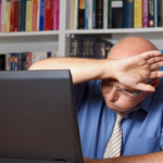 Kallsvettning (diaforesis): orsak, symtom & behandling